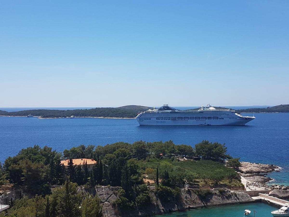 J&B Holiday House Hvar Hvar Town Bagian luar foto